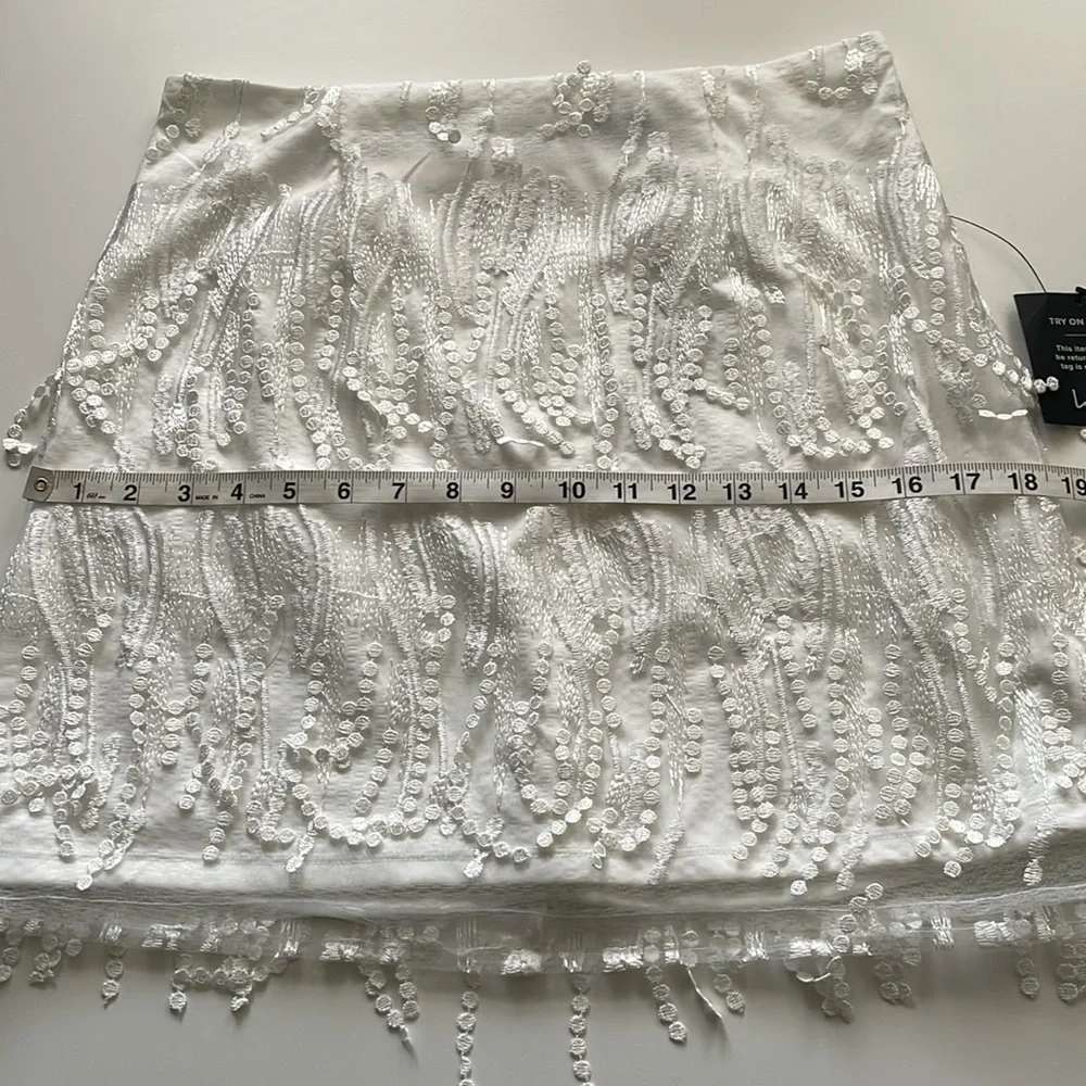 Lulus Women’s White Fringe Skirt‎ Large NWT - Picture 6 of 8